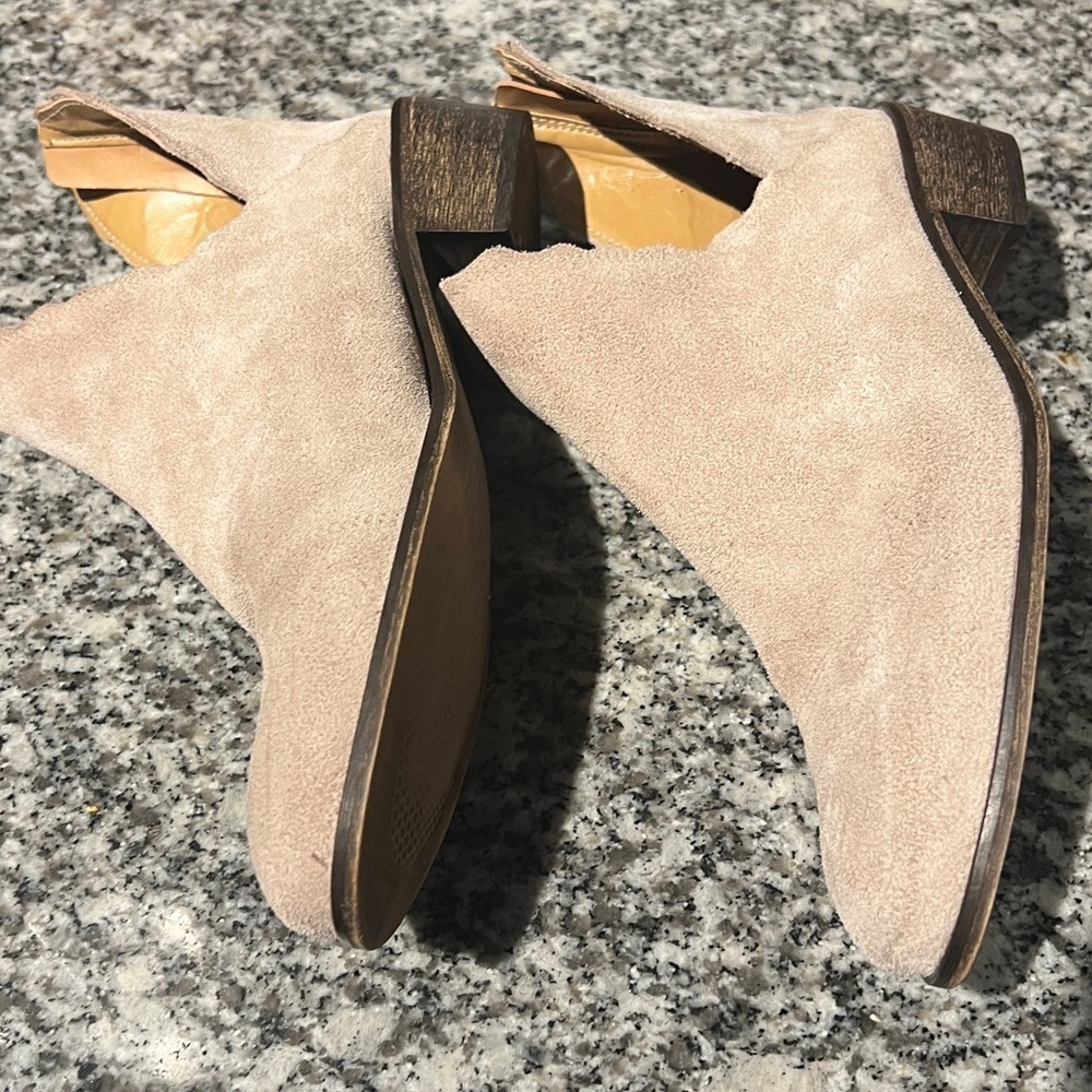 Klub Nicvo Bae women’s Sz 8 Scallop Bootie Beige Ankle Booties - Picture 6 of 11
